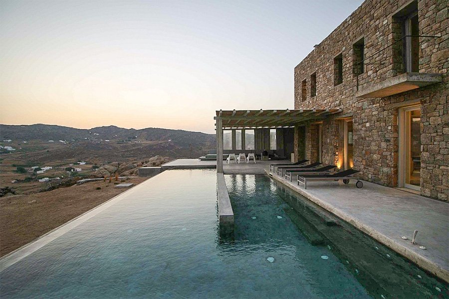 3 image - Pool and villa