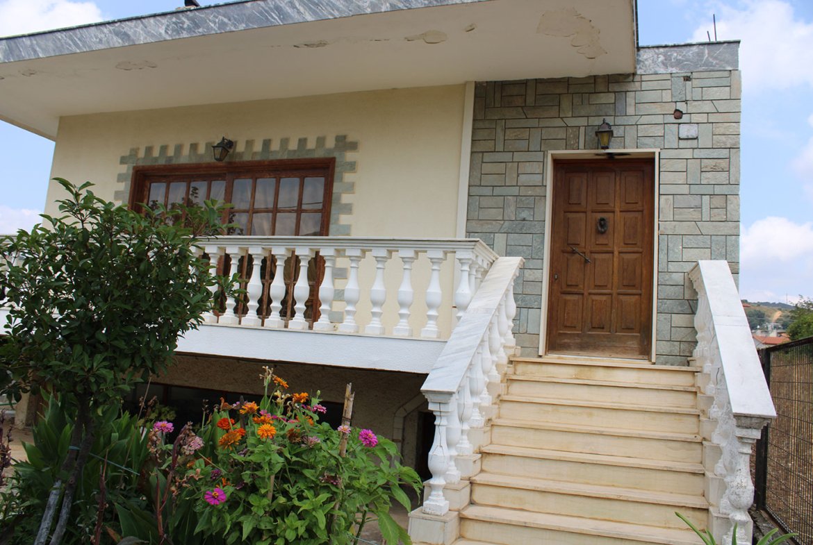 house in Velos Aliveri Evia